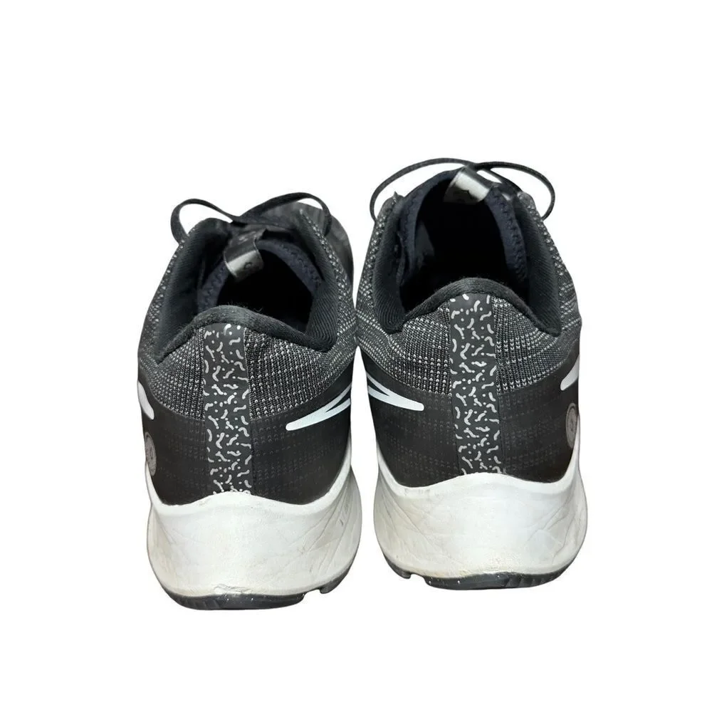 Nike sleek black